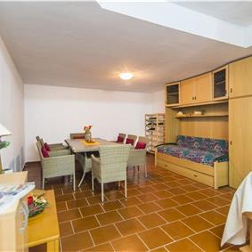 4 Bedroom Villa with Pool and Annex near Porec, Sleeps 8